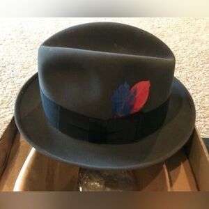 Dobbs Fifth Avenue New York Men’s Fedora Felt Gray